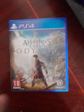 PS4 (PlayStation 4) con 3 juegos y 2 mandos