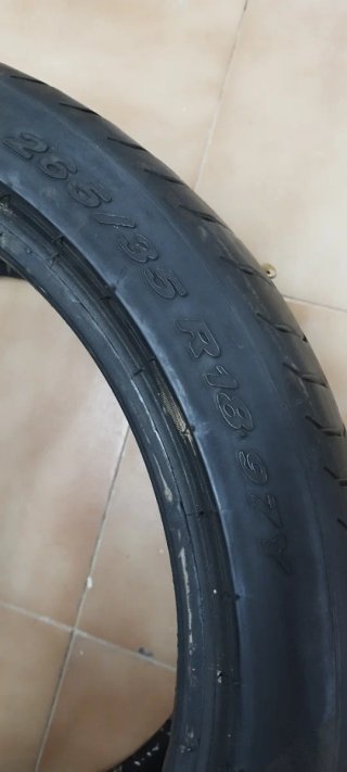 Neumático Pirelli P-Zero 265/35-18