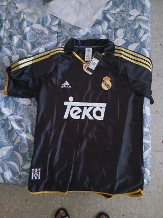 Camiseta Retro Real Madrid Adidas Negra Dorada