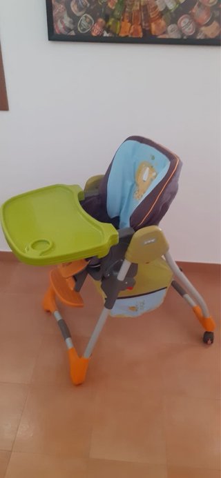 Trona para bebé con bandeja