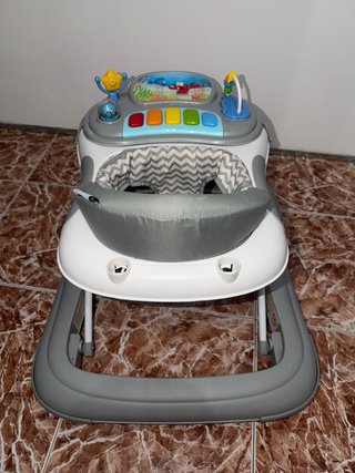 Andador bebé con centro de actividades