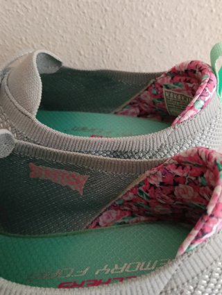 Skechers memory Foam T.38 Mujer Gris