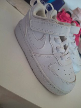 Zapatillas deportivas blancas para niño