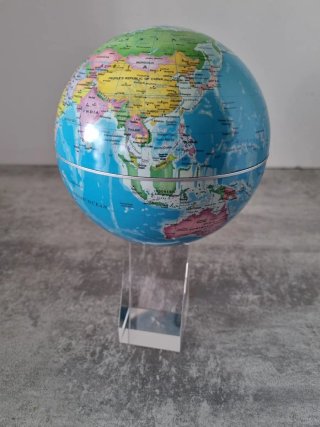 Globo terráqueo giratorio Protocol