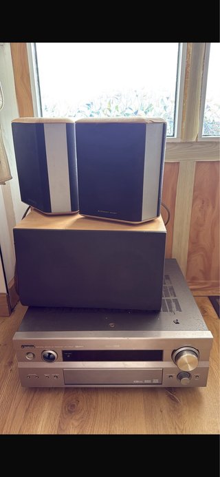 Amplificador Yamaha y Altavoces Tannoy