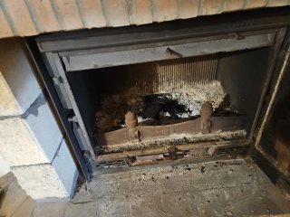 En BURGOS.VALDEPORRES Estufa /Casete de leña.