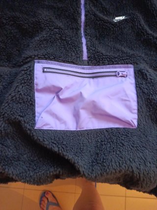 Polar Nike Negro y Morado