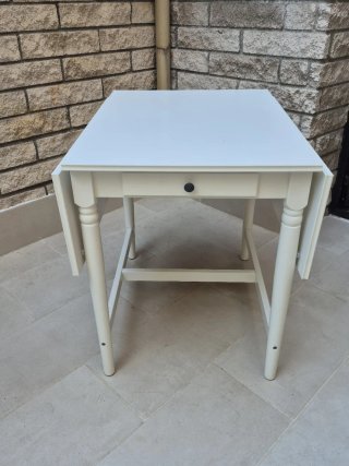 Mesa abatible blanca de madera