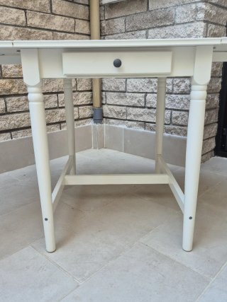 Mesa abatible blanca de madera