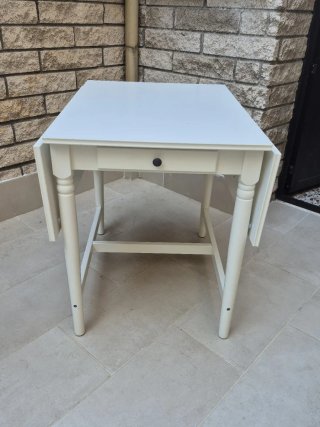 Mesa abatible blanca de madera