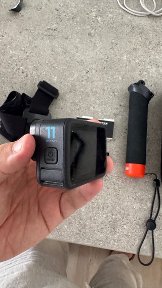 GoPro 11 Black Bundle + Accesorios, water proof