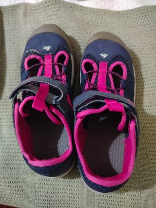 Sandalias cangrejeras niña azul y rosa