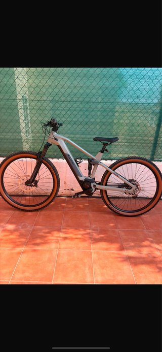 Bicicleta eléctrica Cube