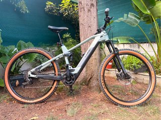 Bicicleta eléctrica Cube