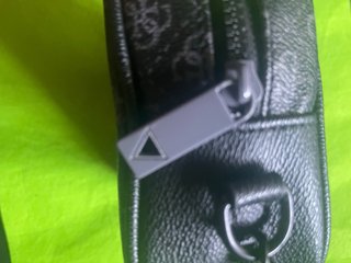 Neceser Guess Negro Estampado. Caballero.