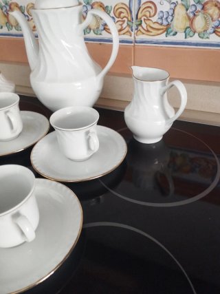 Juego de café porcelana blanco y oro