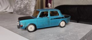 Coche de juguete azul