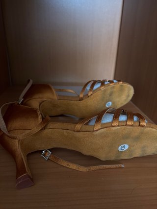 Zapatos de baile latino dorados talla 37.5
