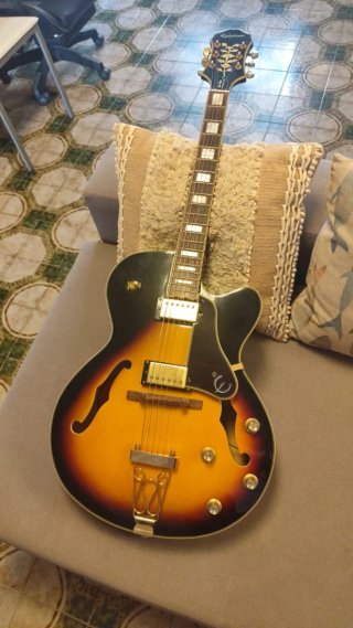Guitarra Eléctrica, solo envío por correos