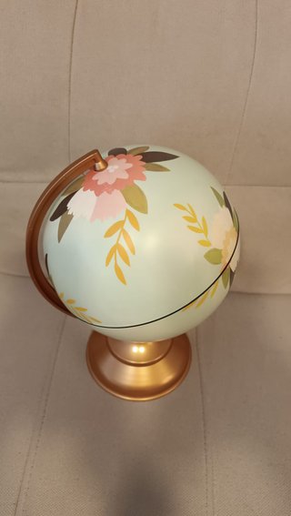 Globo terráqueo decorativo floral vintage