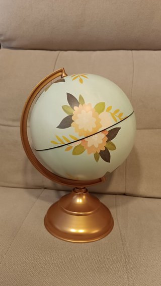 Globo terráqueo decorativo floral vintage