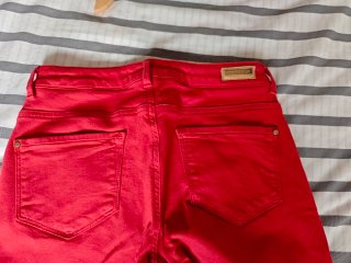 Pantalones rojos mujer Zara