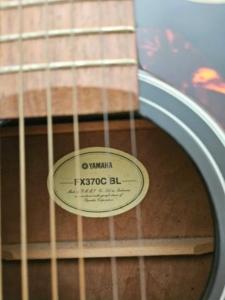 Guitarra Yamaha FX370C BL
