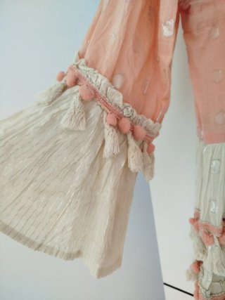 Vestido boho con flecos y pompones