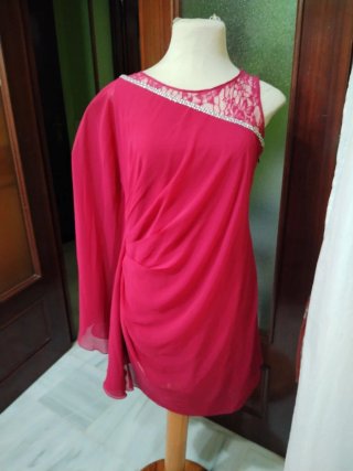 Vestido corto rosa fucsia o buganvilla para boda.