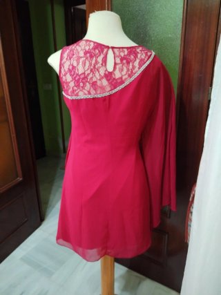 Vestido corto rosa fucsia o buganvilla para boda.