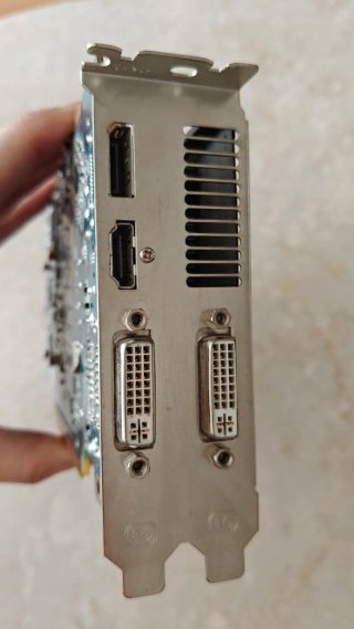Tarjeta Gráfica HIS Radeon 1GB