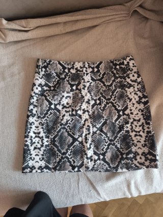 Falda estampada serpiente