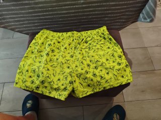 Bañador tiburones amarillo