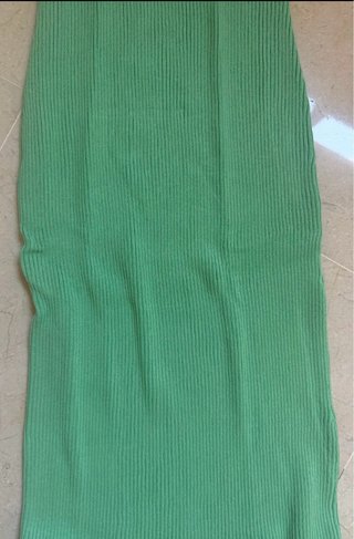 Vestido tubo canalé midi verde