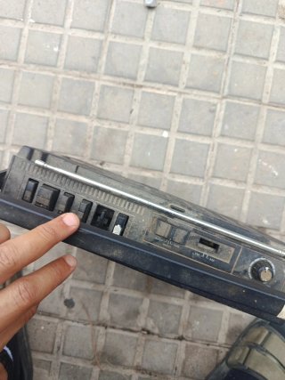 Radio Cassette Travis AM/FM non testato