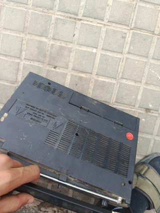 Radio Cassette Travis AM/FM non testato