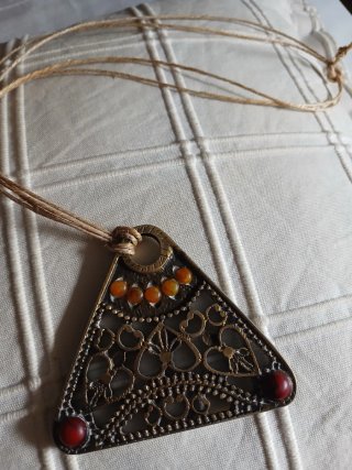 Collar fantasía bronce dorado con piedras