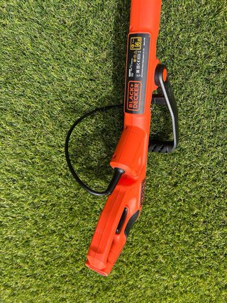 Black+Decker Cortabordes Eléctrico