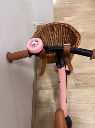 Bicicleta de equilibrio rosa Kinderkraft