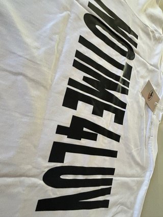 T-shirt Corteiz con stampa bomba