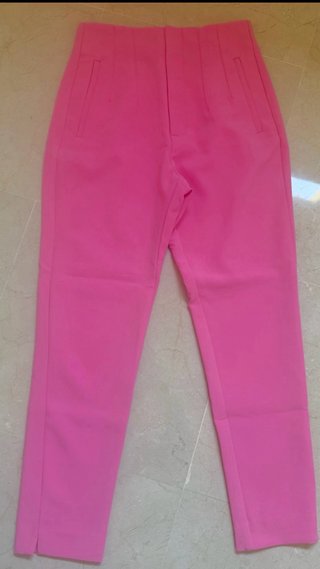 Pantalón pitillo rosa