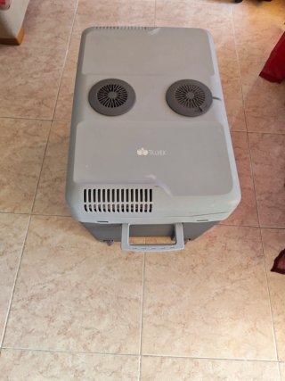 Nevera portátil termoeléctrica