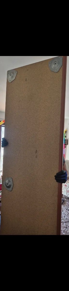 Tablero de madera para mesa, con patas.