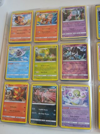 4 Cartas Pokémon V - Zamazenta, Duraludon, Sandaco