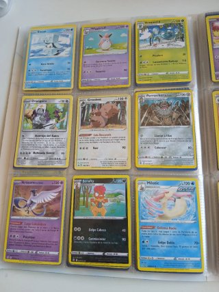 4 Cartas Pokémon V - Zamazenta, Duraludon, Sandaco