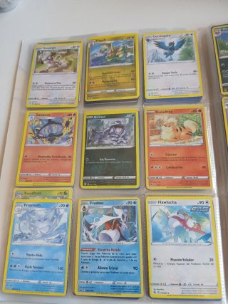 4 Cartas Pokémon V - Zamazenta, Duraludon, Sandaco