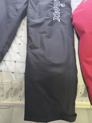 Pantalones negros impermeables