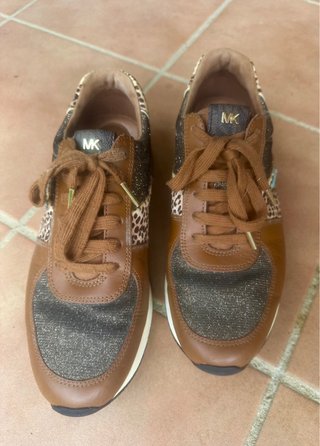 Zapatillas Michael Kors Marrones y Doradas