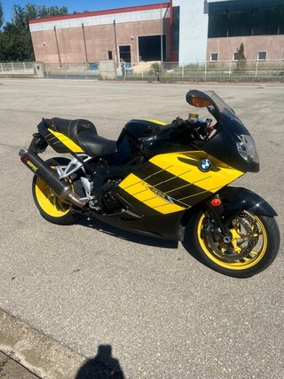 BMW K1200S 2004 con escape original + el que lleva