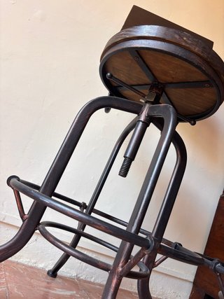 Taburetes industriales madera y metal